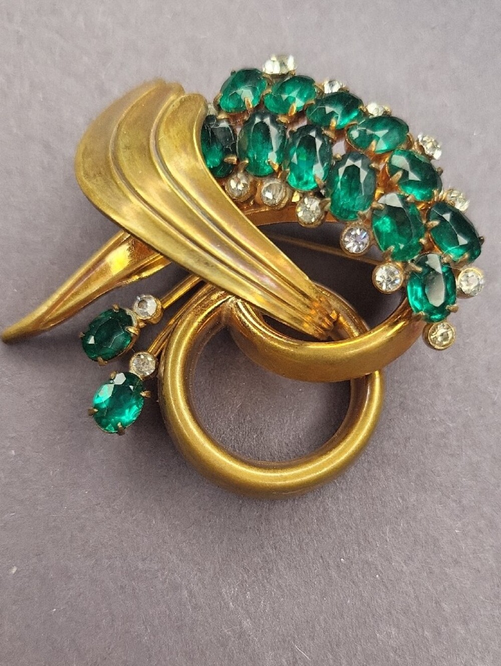 Vintage Green Crystal Floral Brooch - Picture 2 of 5